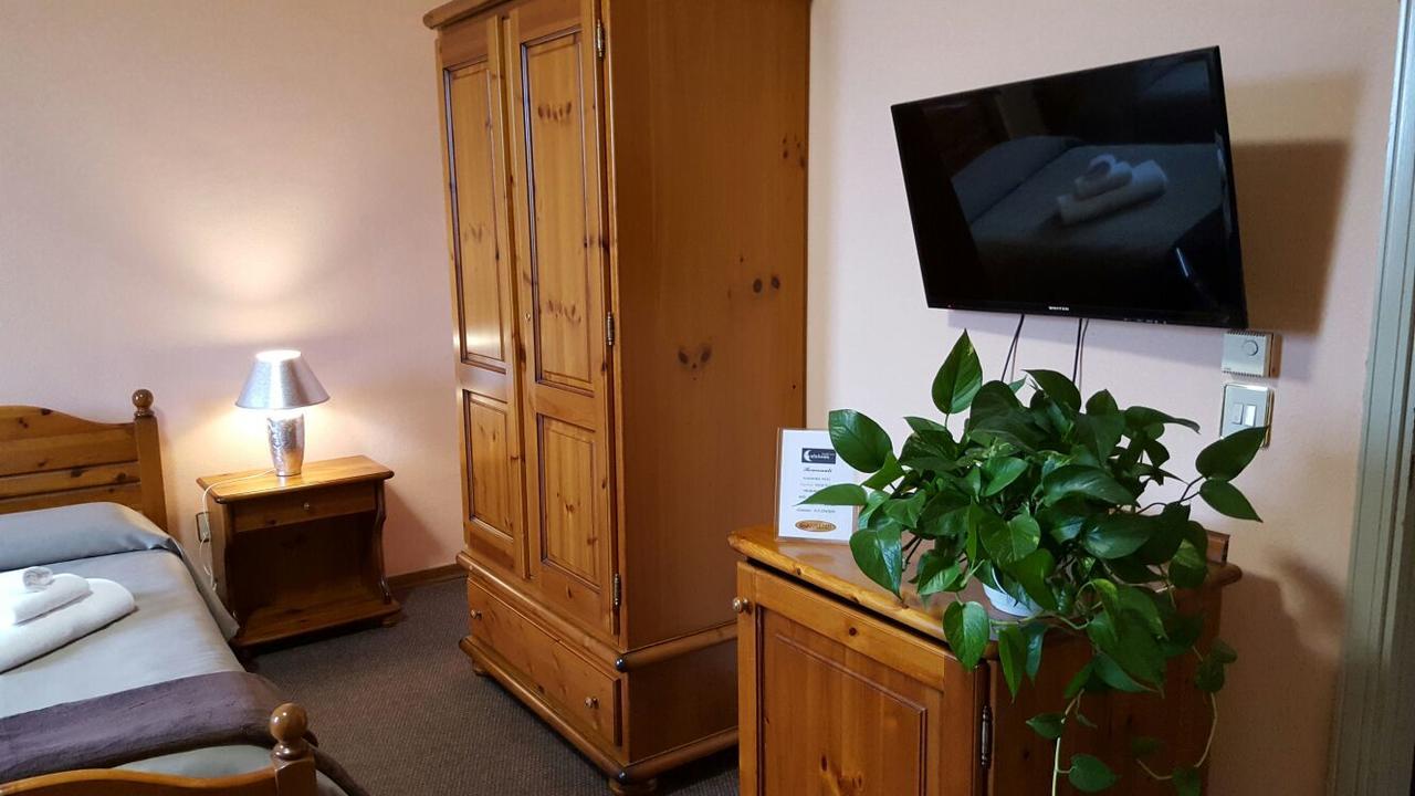 Hotel Calaluna Biella Extérieur photo