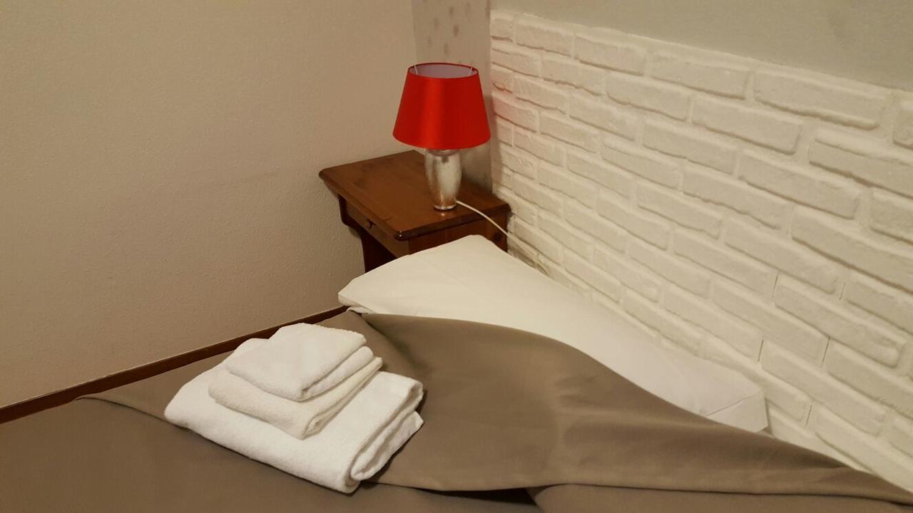 Hotel Calaluna Biella Extérieur photo