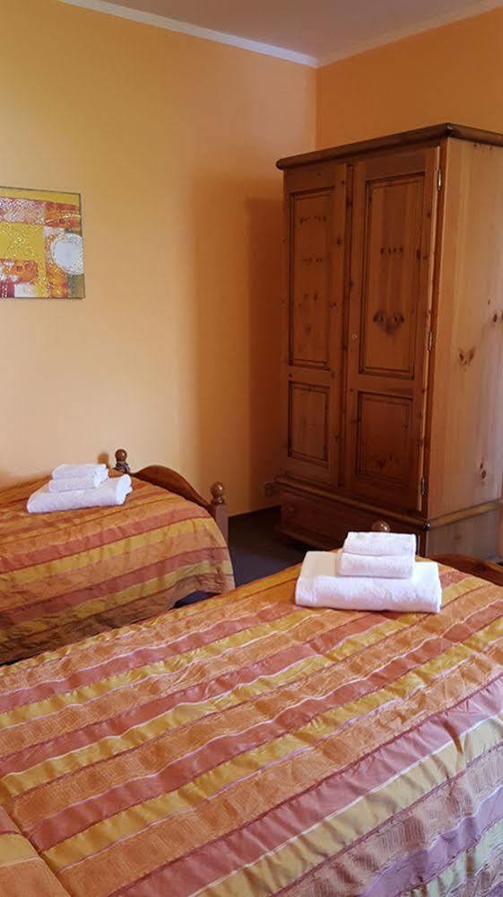 Hotel Calaluna Biella Extérieur photo